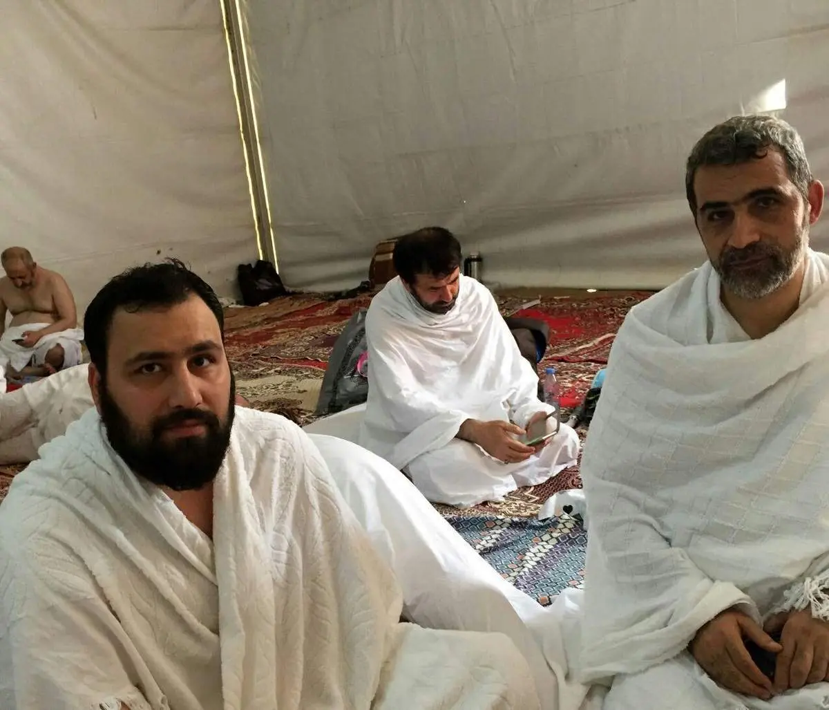 نوه امام خمینی در لباس احرام