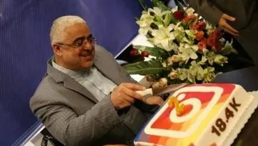 جشن تولد یک نماینده برای صفحه اینستاگرامش