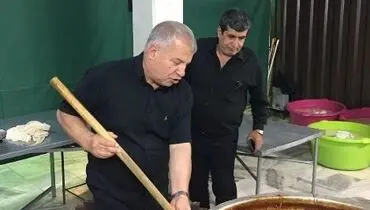 تصویری از علی پروین و نذری امسالش