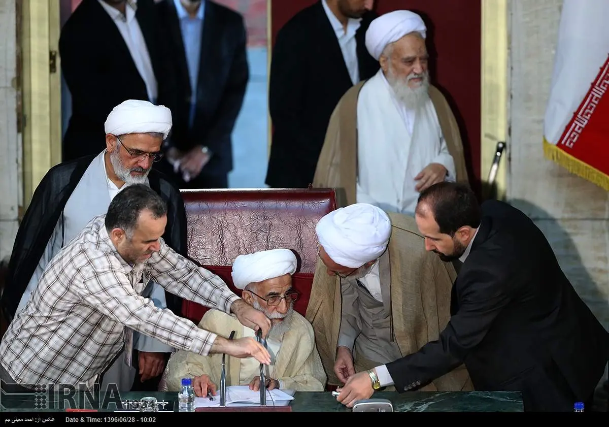در حاشیه سومین اجلاسیه پنجمین دوره مجلس خبرگان رهبری