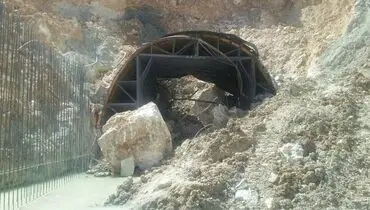 وقوع حادثه در تونل چری با رانش زمین