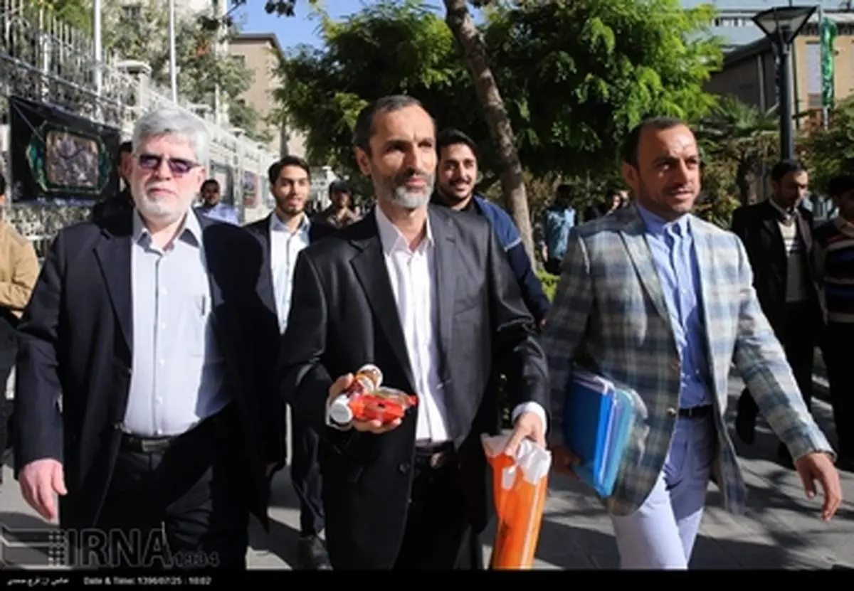 حاشیه دادگاه حمید بقایی