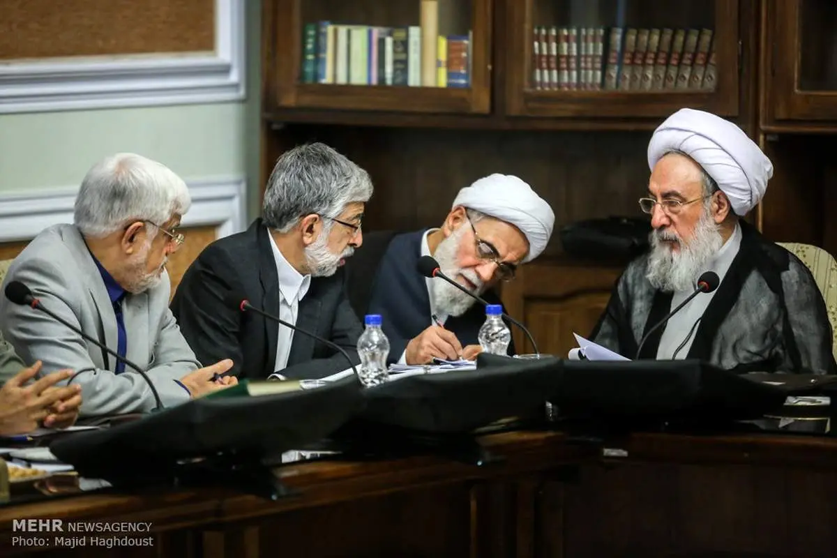 نگاه متفاوت عارف و حدادعادل به ناطقنوری