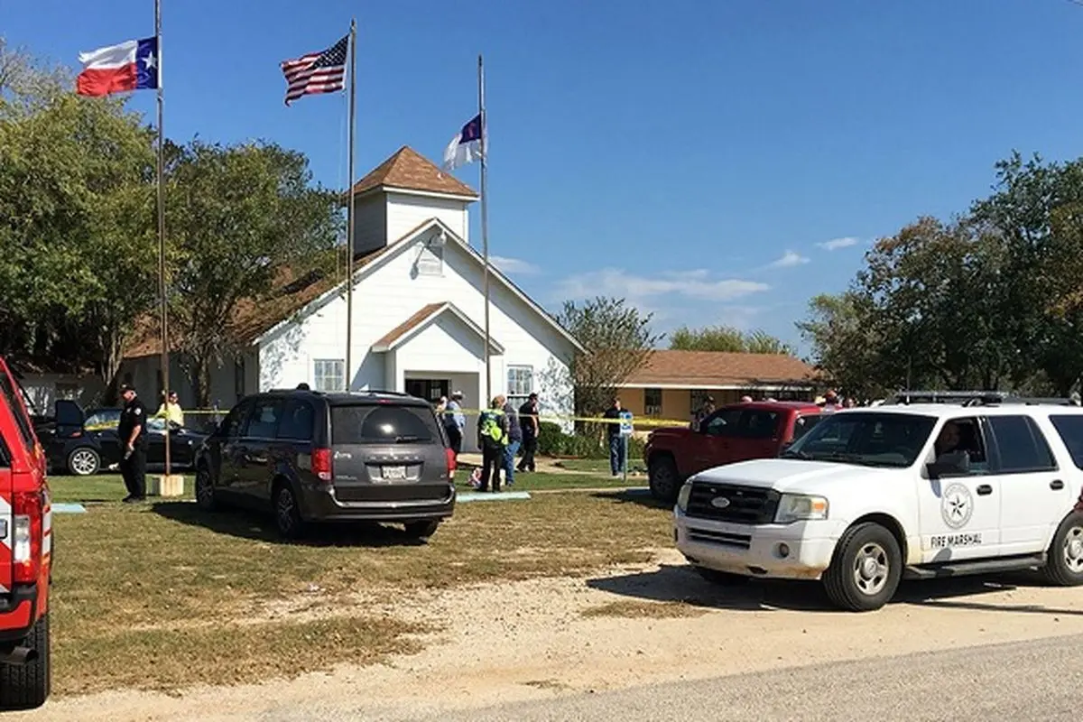 ۲۷ کشته و ده‌ها زخمی در حمله مسلحانه به کلیسایی در تگزاس