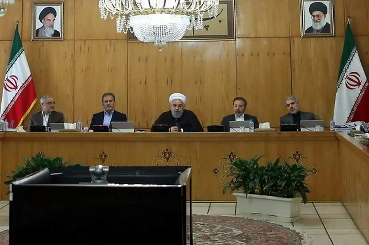 دولت با همه توان مشکلات زلزله زدگان را پیگیری می‌کند