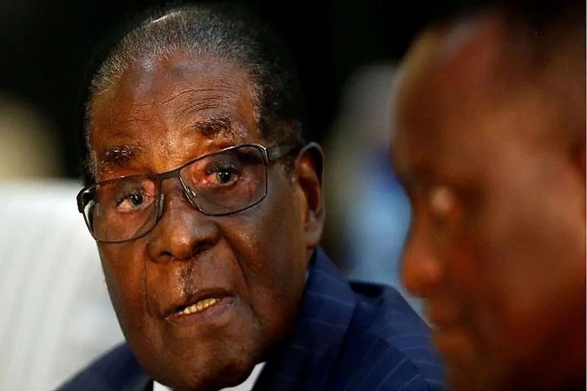 موگابه در پایان خط! / دیکتاتور استعفا نداد