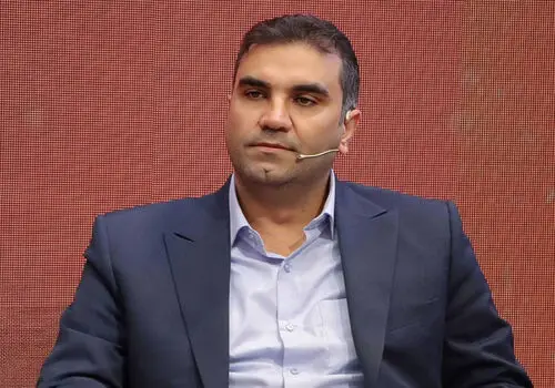 کارآفرین برتر صنعت فرش : اگر بانک ملی ایران از تولیدکنندگان حمایت نکند چرخ توسعه کشور نمی چرخد