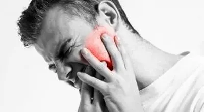 صدا دادن فک چقدر خطرناک است؟ چطور درمان کنیم؟
