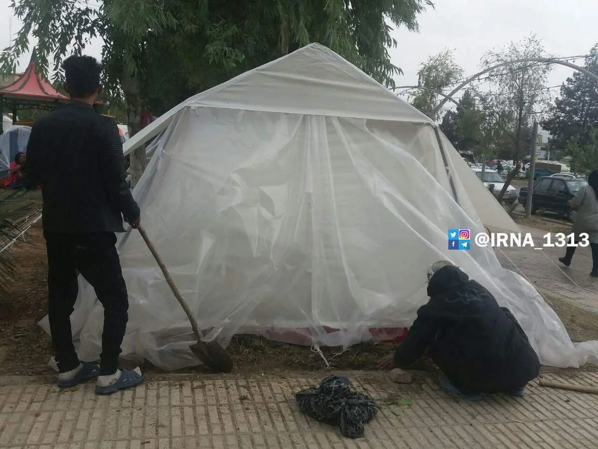 آغاز بارش باران در مناطق زلزله‌زده+عکس