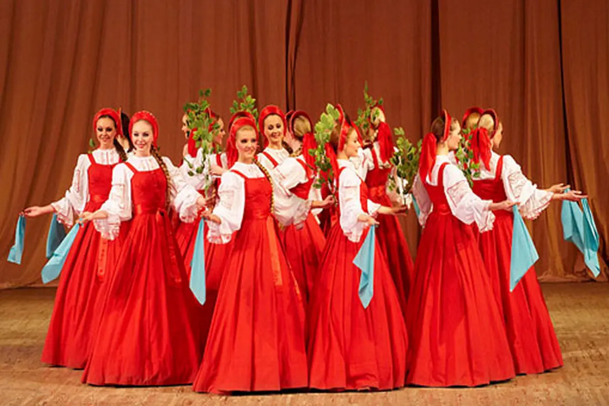 حرکت پای جالب در رقص فولکلور روسیه