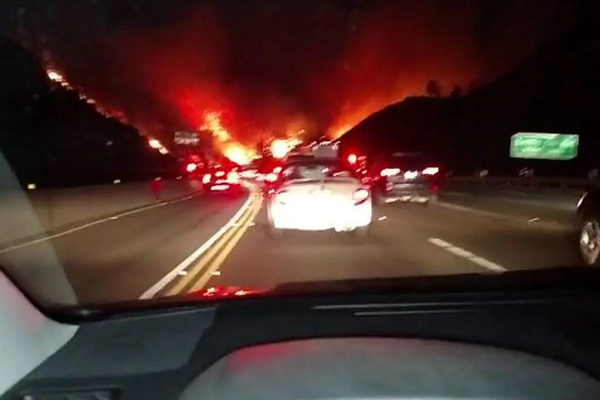 آتش سوزی وحشتناک در نزدیکی لس آنجلس+فیلم