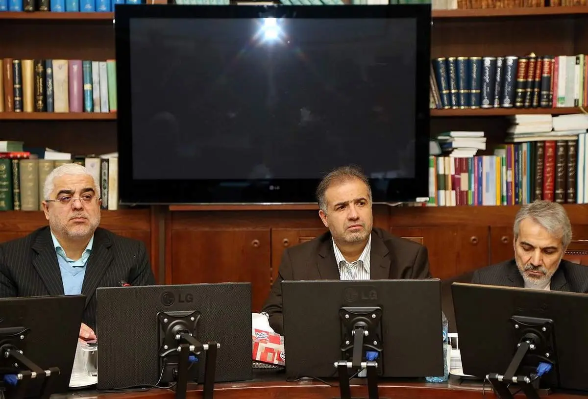 افزایش مالیات، بنزین و حذف یارانه در بودجه ۹۷ متعادل می شود!