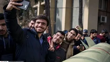 سلفی با موشک بالستیک «ذوالفقار» در  پلی تکنیک