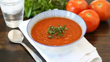 سوپ گوجه فرنگی و ریحان
