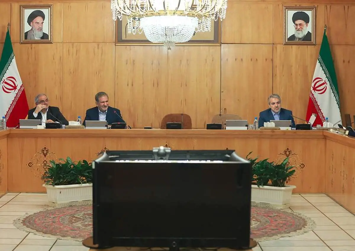 تعیین حق ثبت‌نام آزمون های ورودی دانشگاه‌ها /افزایش سرمایه شرکت ملی نفت ایران