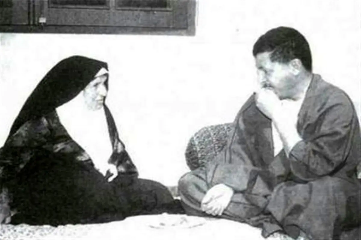تصویری کمتر دیده شده از هاشمی رفسنجانی در کنار مادرش