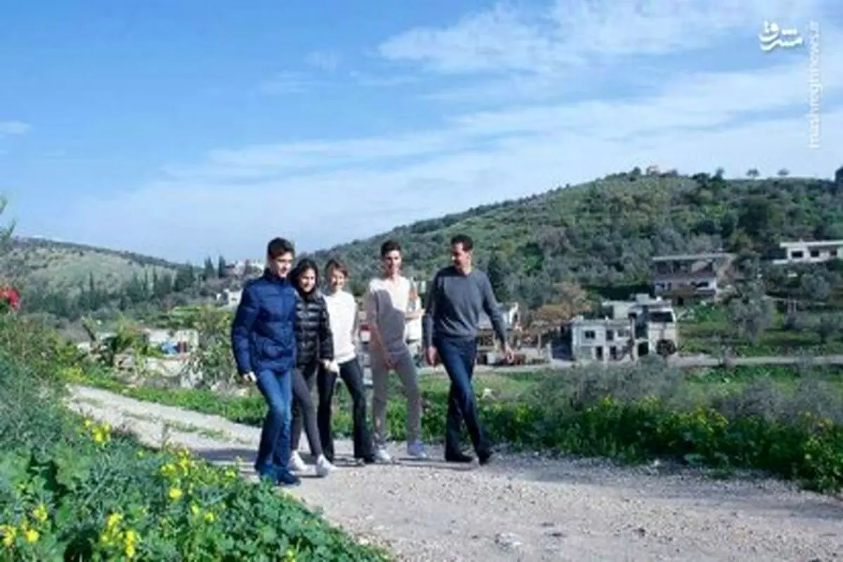تصویری دیدنی از پیاده‌روی خانوادگی اسد