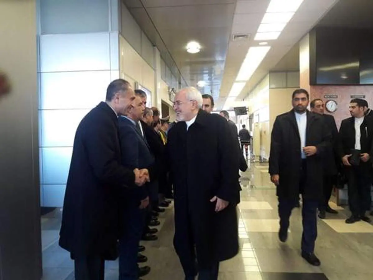 ظریف وارد مسکو شد+عکس
