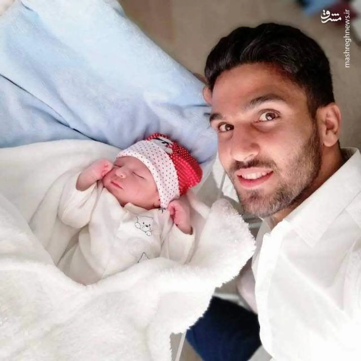 اولین سلفی انصاری با پسرش +عکس