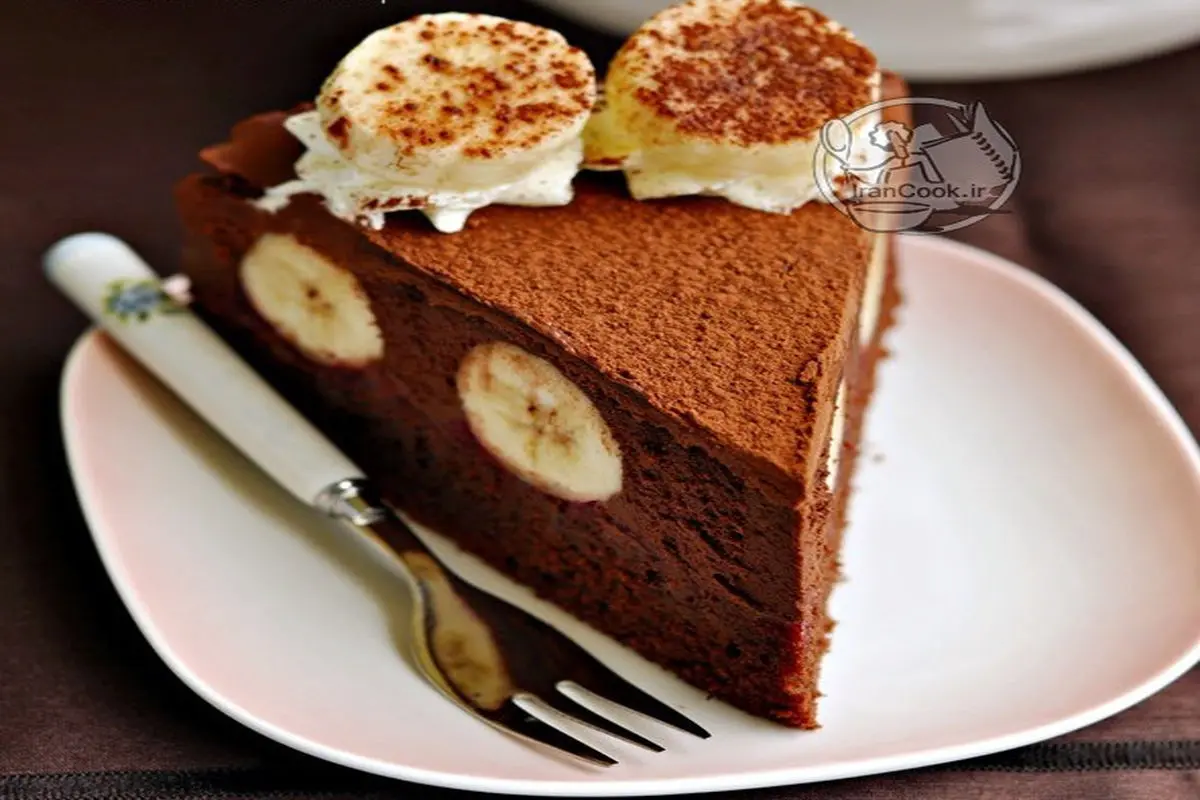 کیک شکلاتی با موز