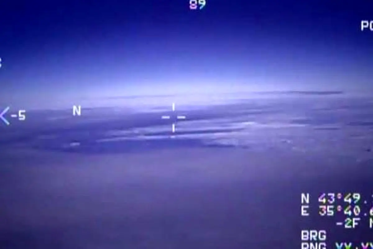 لحظه نزدیک شدن جنگنده روسی به هواپیمای آمریکا