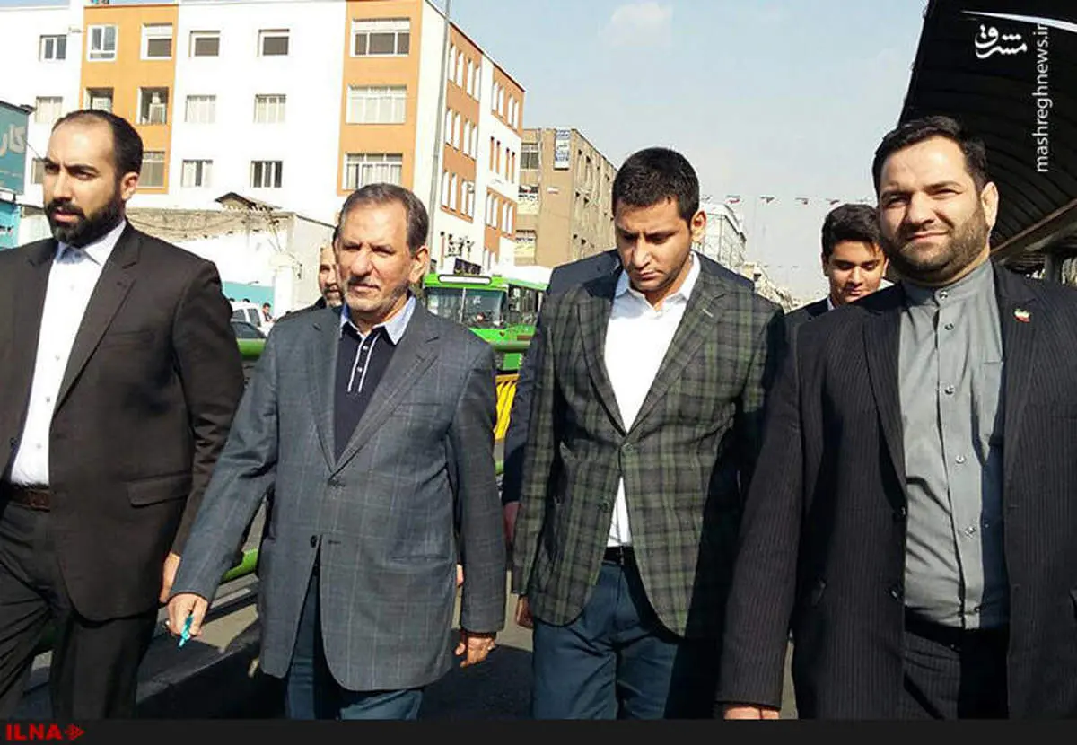 جهانگیری و پسرش در راهپیمایی +عکس