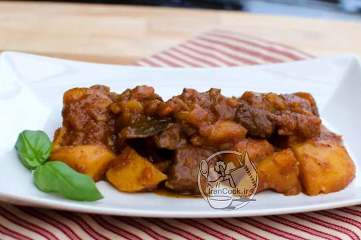 خوراک گوشت و سیب زمینی غذایی مقوی