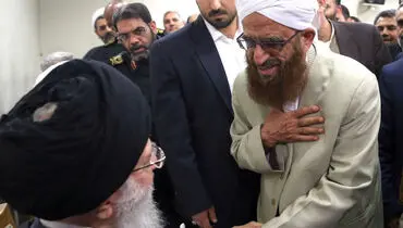 دیداری پر معنا با رهبر انقلاب