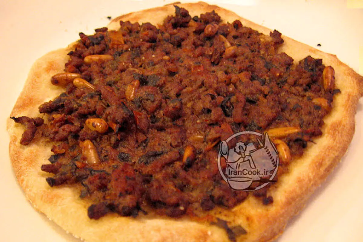 پای گوشت لبنانی پیتزای بدون پنیر