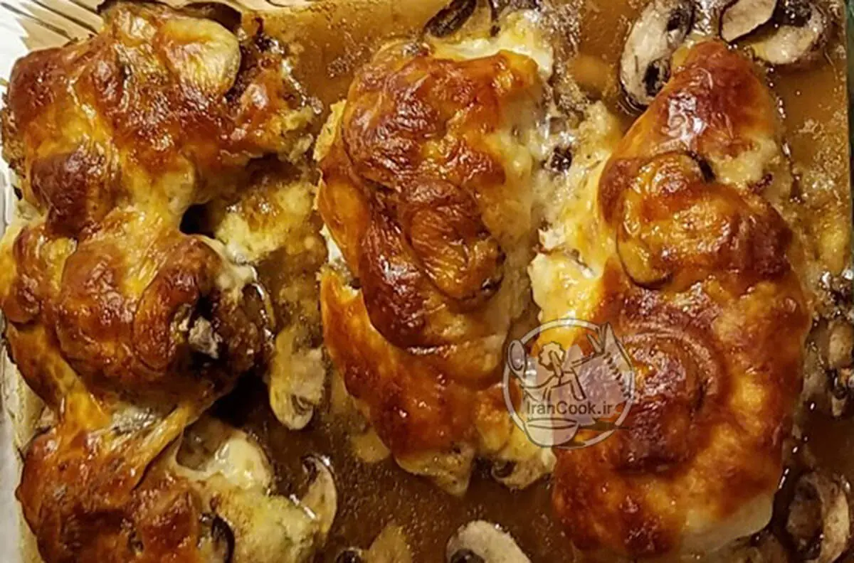 خوراک مرغ و قارچ غذایی آسان