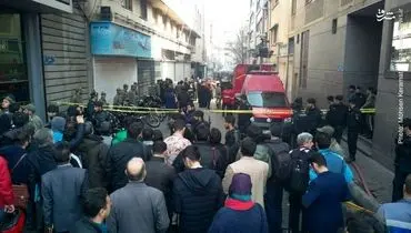 تجمع مردم در محل آتش‌سوزی ساختمان وزارت نیرو+عکس