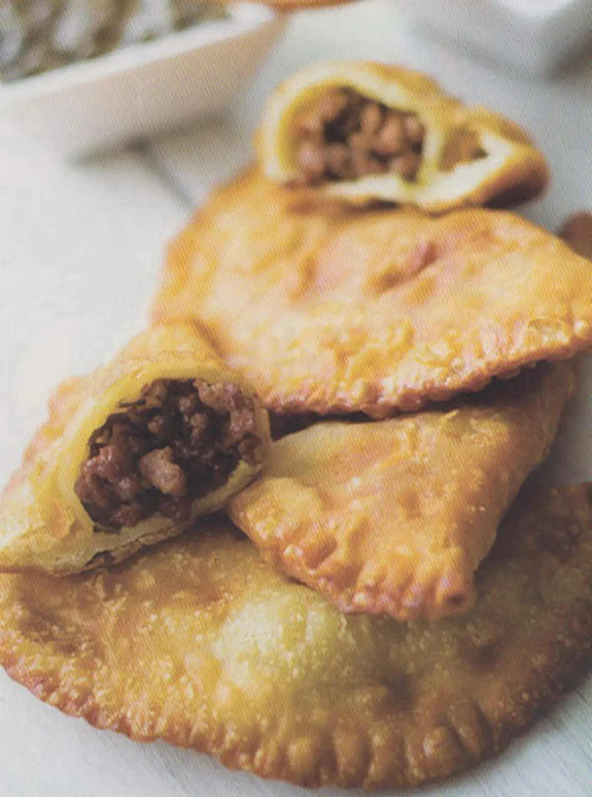 طرز تهیه پیراشکی گوشت و زیتون