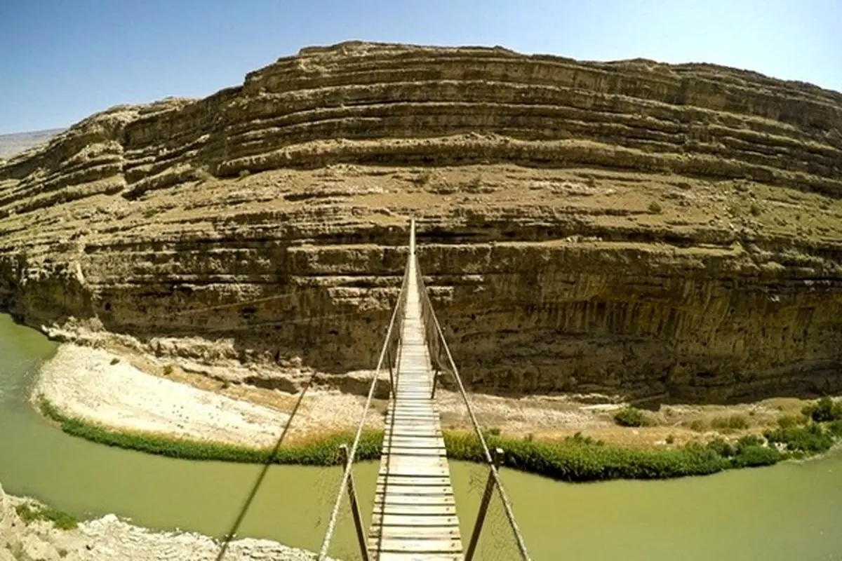 بزرگ‌ترین پل معلق خاورمیانه در لرستان تخریب شد