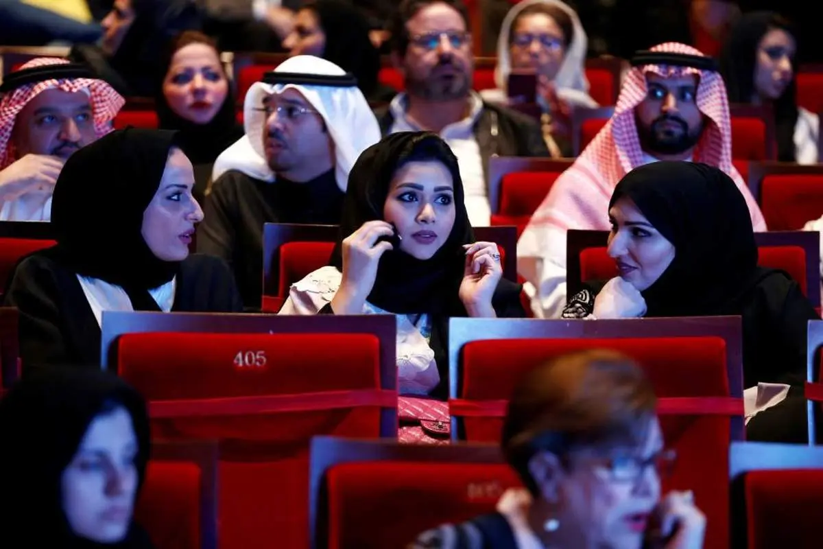 سعودیها پس از ۳۵ سال برای دیدن فیلم به سینما میروند