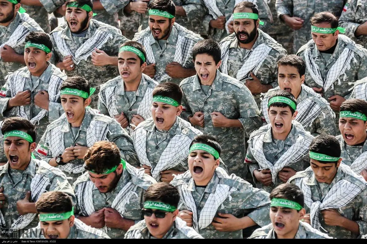 در حاشیه مراسم رژه روز ارتش در تهران