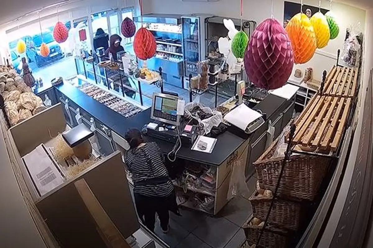دزدان بد شانس در دام شیرینی فروش