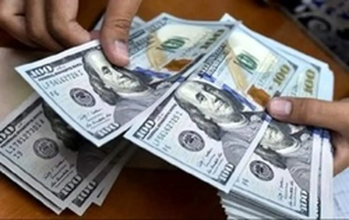آغاز فروش دلار ۴۲۰۰ تومانی در صرافی ها؛ به زودی