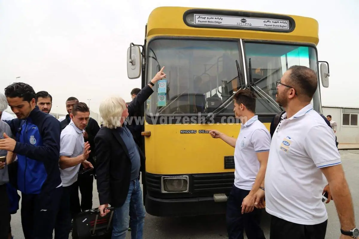 استقلال با اتوبوس شرکت واحد در راه کویت +عکس