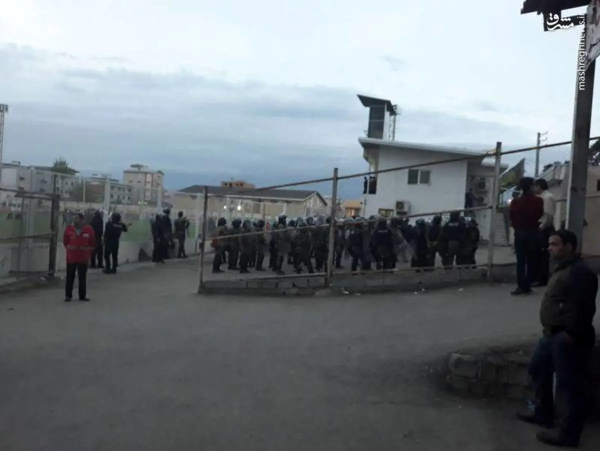 بازیکنان شیرازی در رختکن حبس شدند