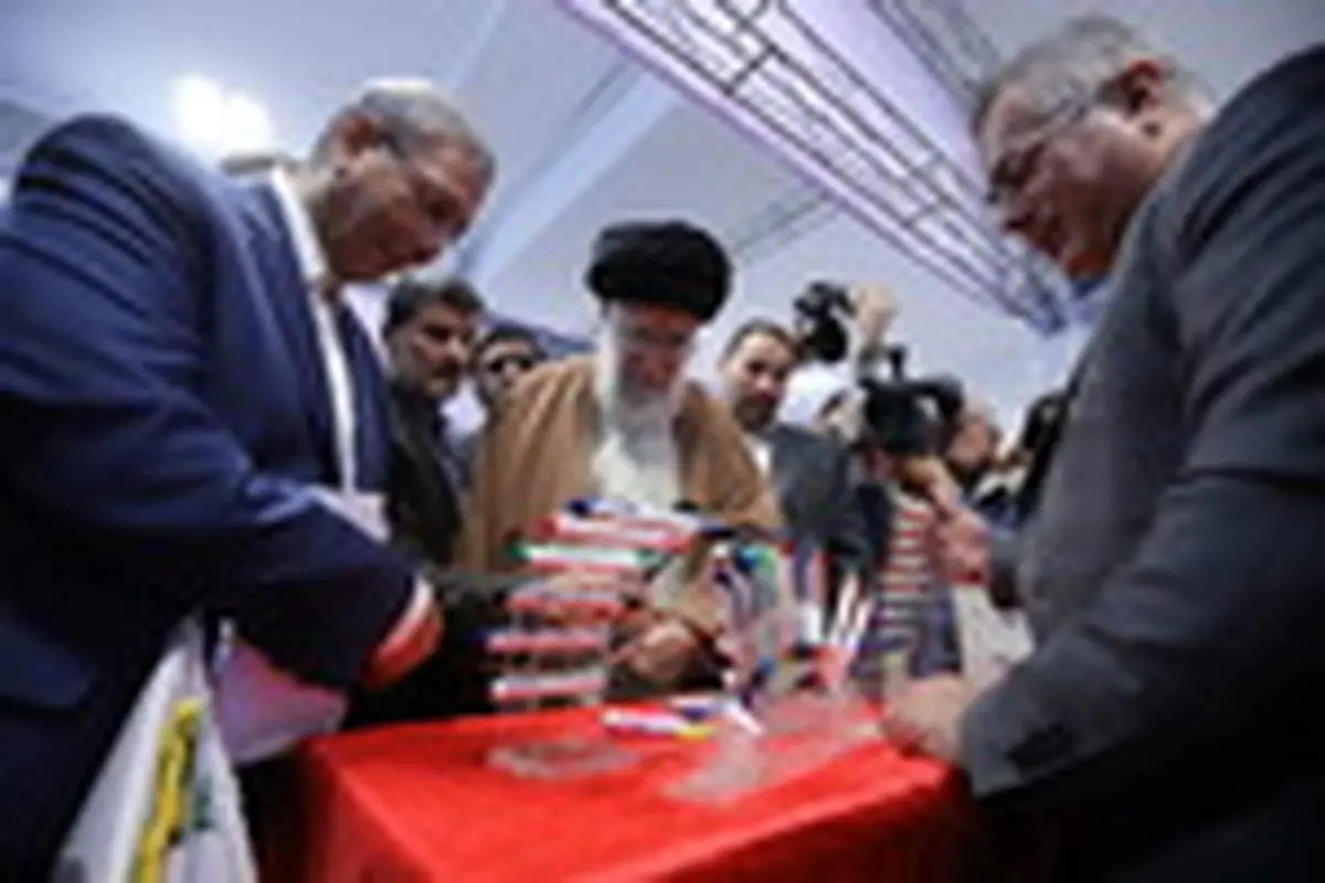 بازدید رهبر انقلاب از نمایشگاه کالای ایرانی