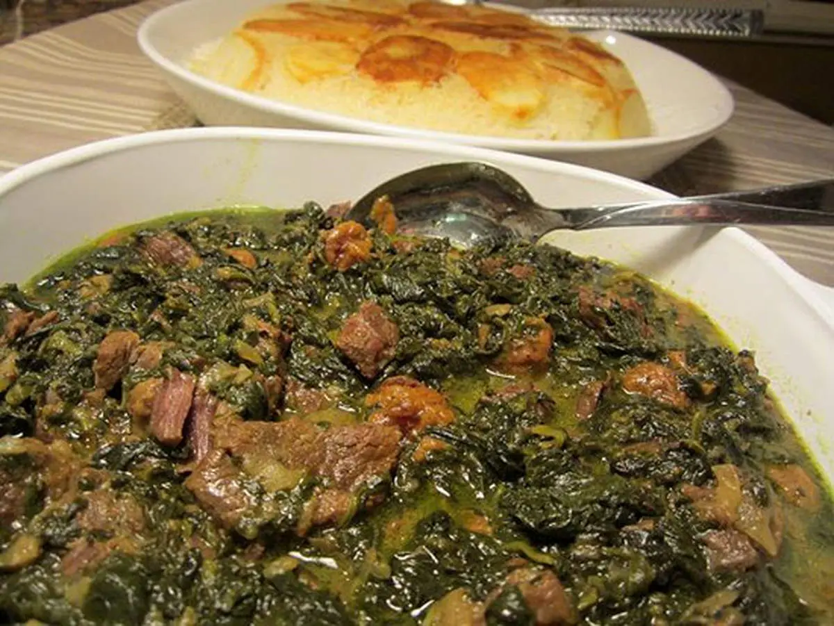 خورش آلو اسفناج؛ خورش معروف ایرانی