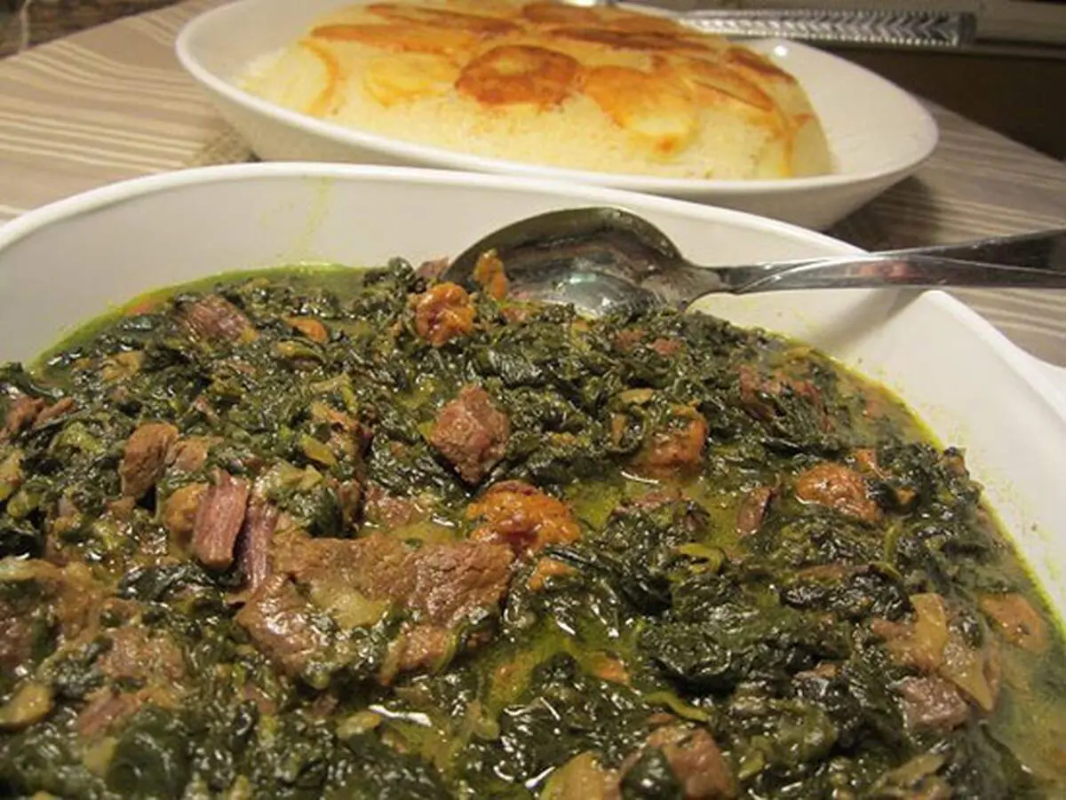 خورش آلو اسفناج؛ خورش معروف ایرانی