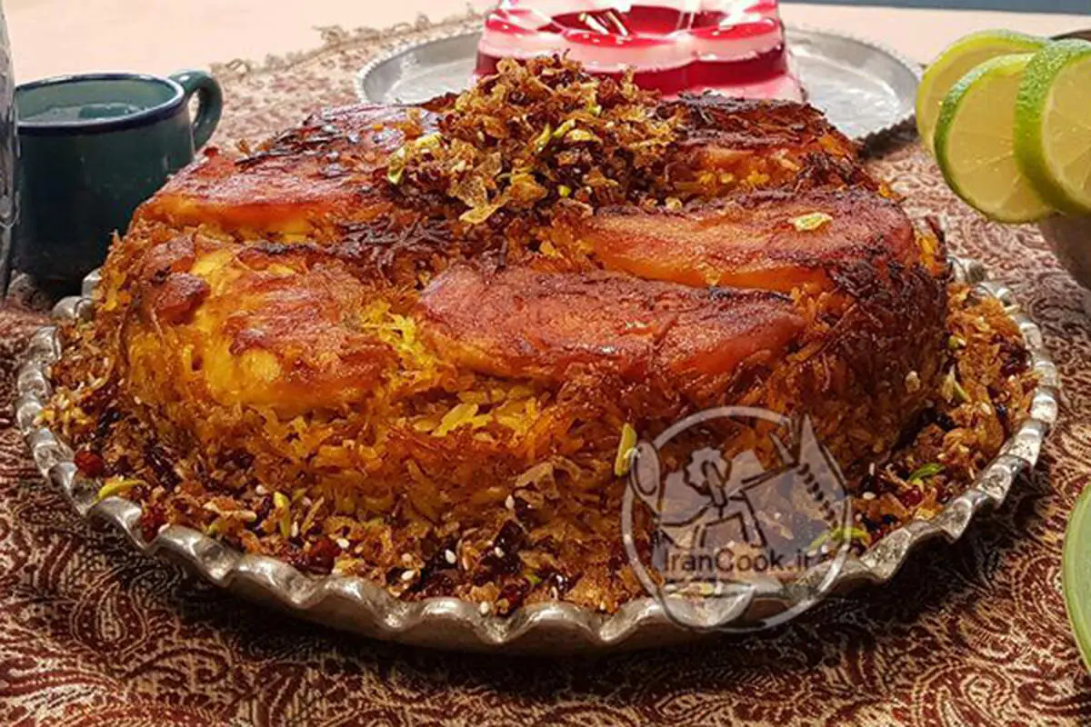 رشته پلو با ته دیگ مرغ، غذای سنتی ایرانی