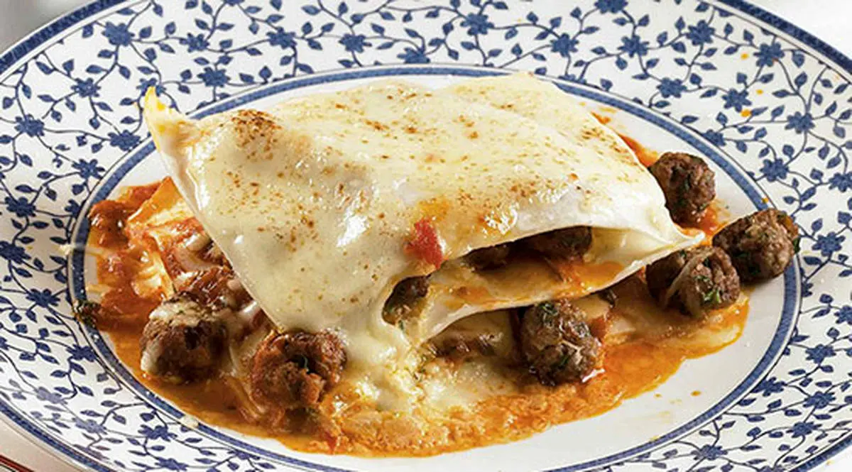 طرز تهیه لازانیا با گوشتهای کوفته قلقلی