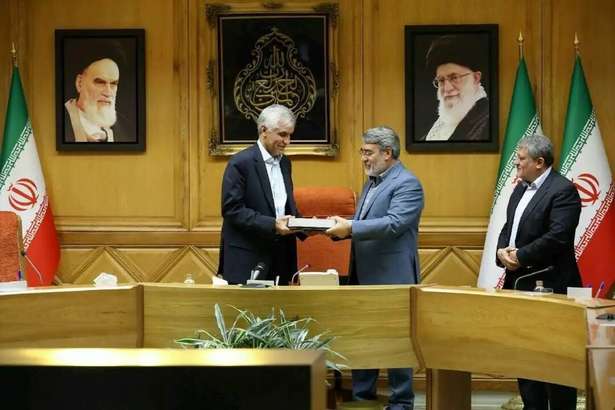 حکم افشانی، شهردار تهران ابلاغ شد+عکس