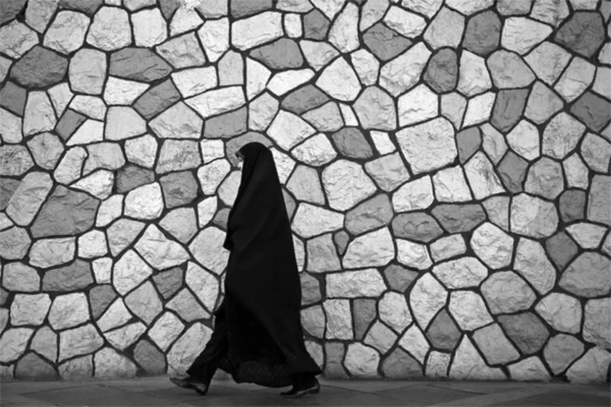 مردی که در دفاع از ناموساش کشته شود، شهید است