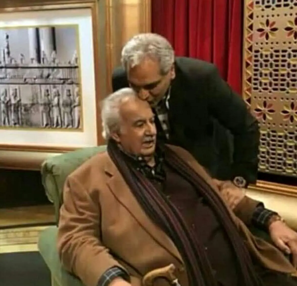 بوسه مهران مدیری بر پیشانی «ناصر ملک مطیعی»