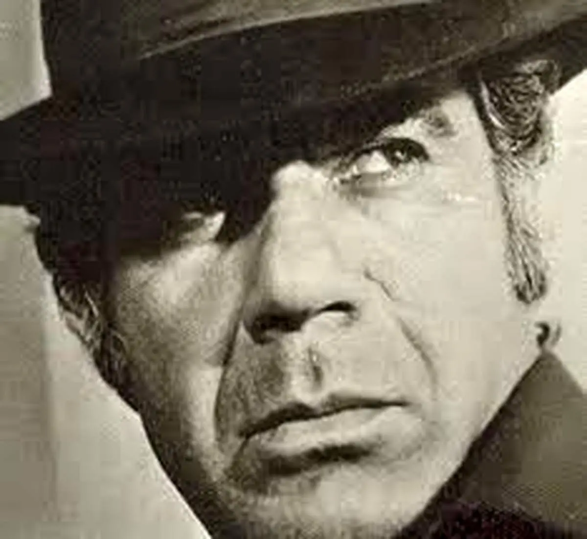 اولین ستاره سینما بودم/ تختی گفت: فردین استعداد زیادی دارد/ دور فوتبال را خط کشیدم