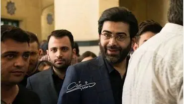 تیپ فرزاد حسنی در مراسم ختم ناصر ملک مطیعی+ عکس