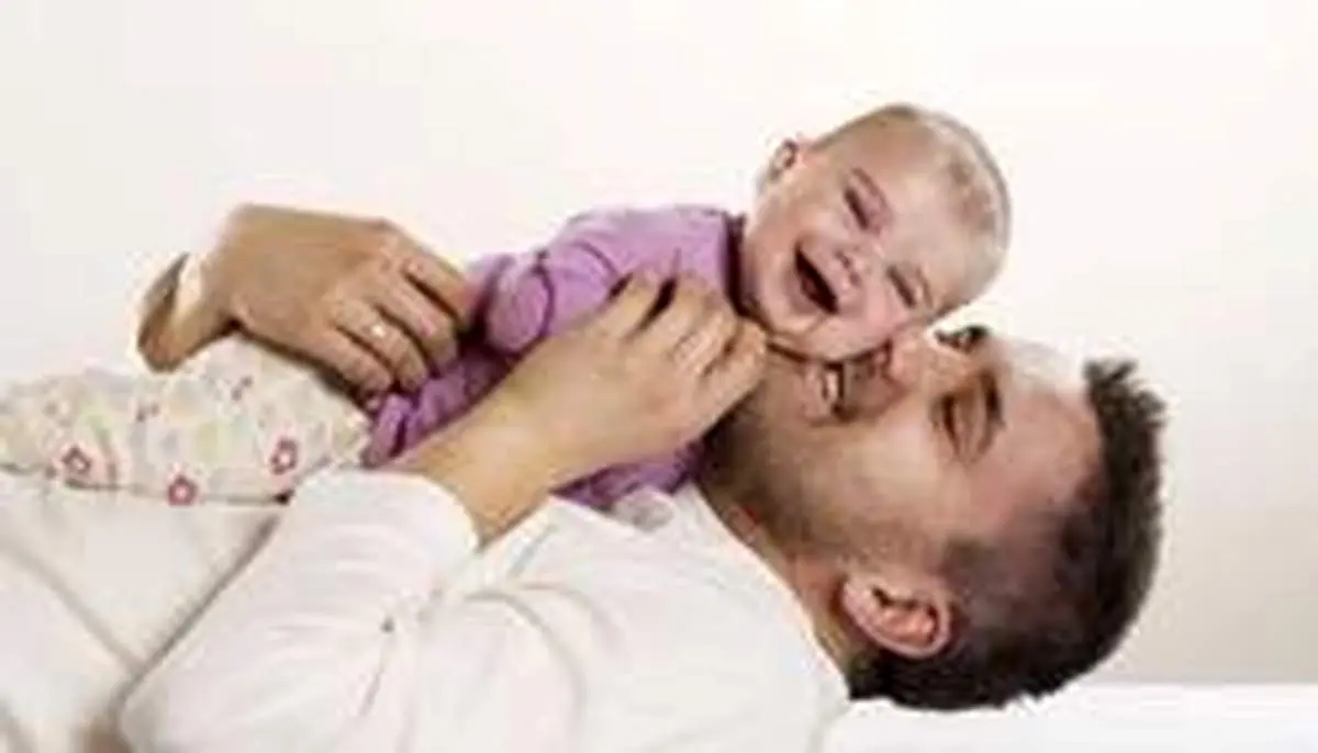 چگونه به کودکمان نشان دهیم که عاشقش هستیم؟